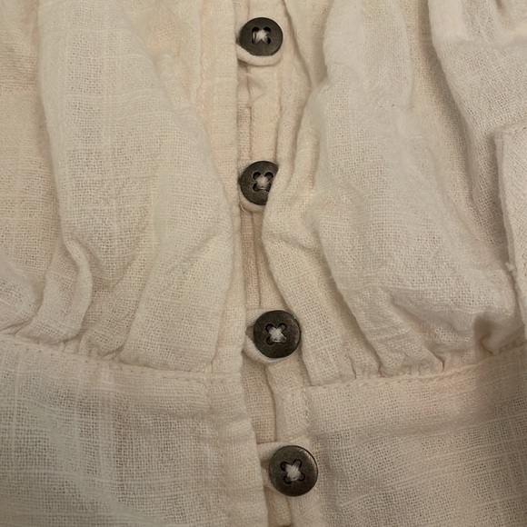 Adorable! Free People, empire waist cotton, button front blouse. Lovely drape. - Picture 9 of 12